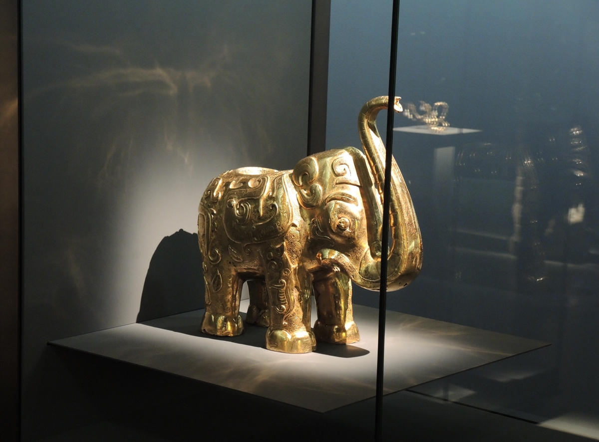 D. Hirst_Golden Elephant