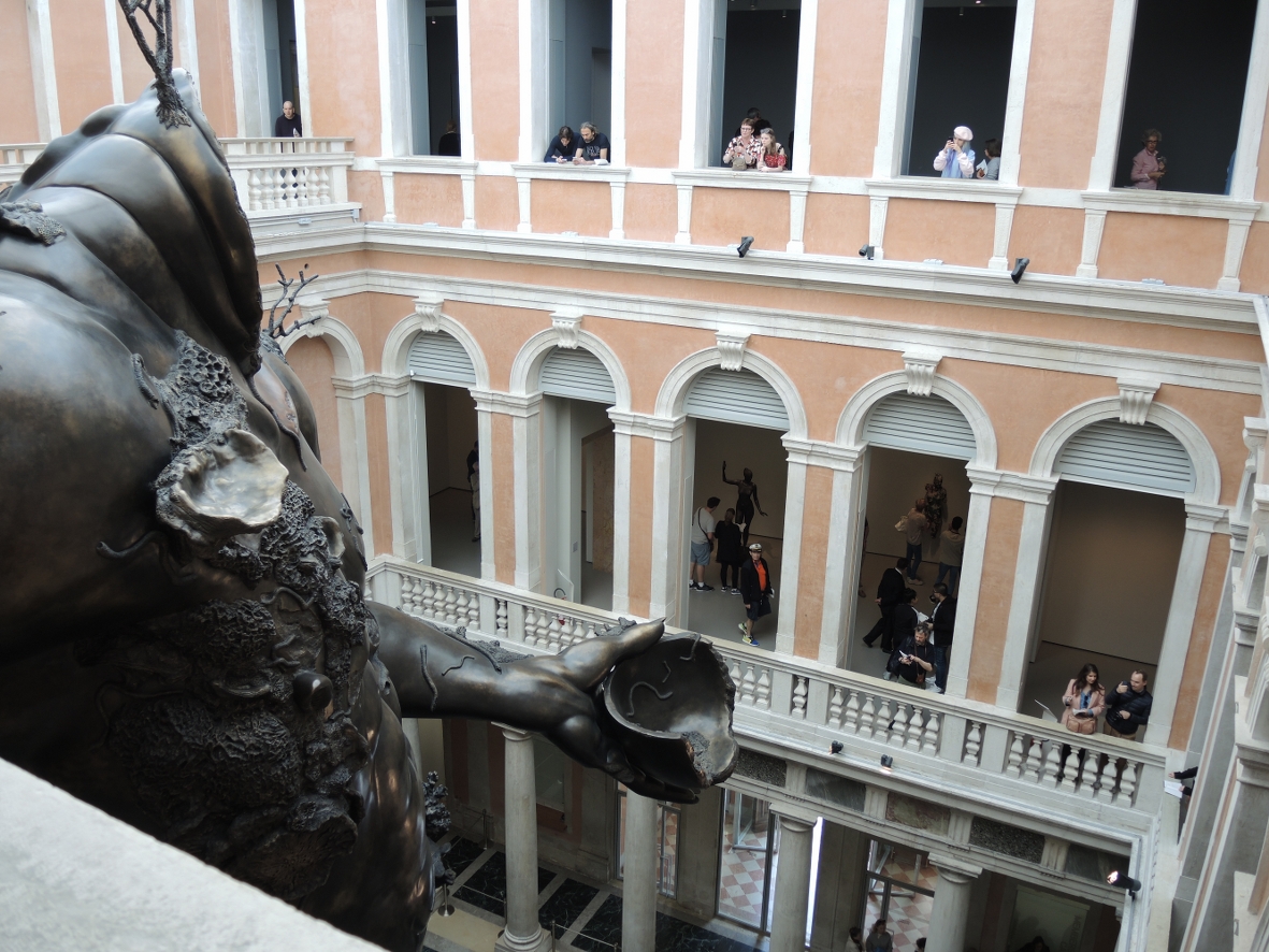 Exhibit interior Palazzo Grassi