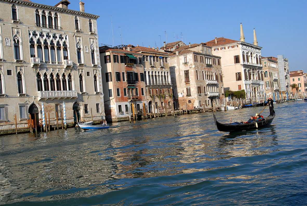 The Gran Canal seen from the Rialto bridge