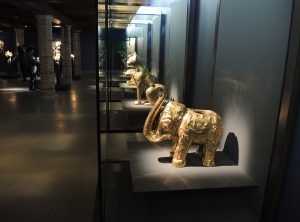 D. Hirst_Golden figures
